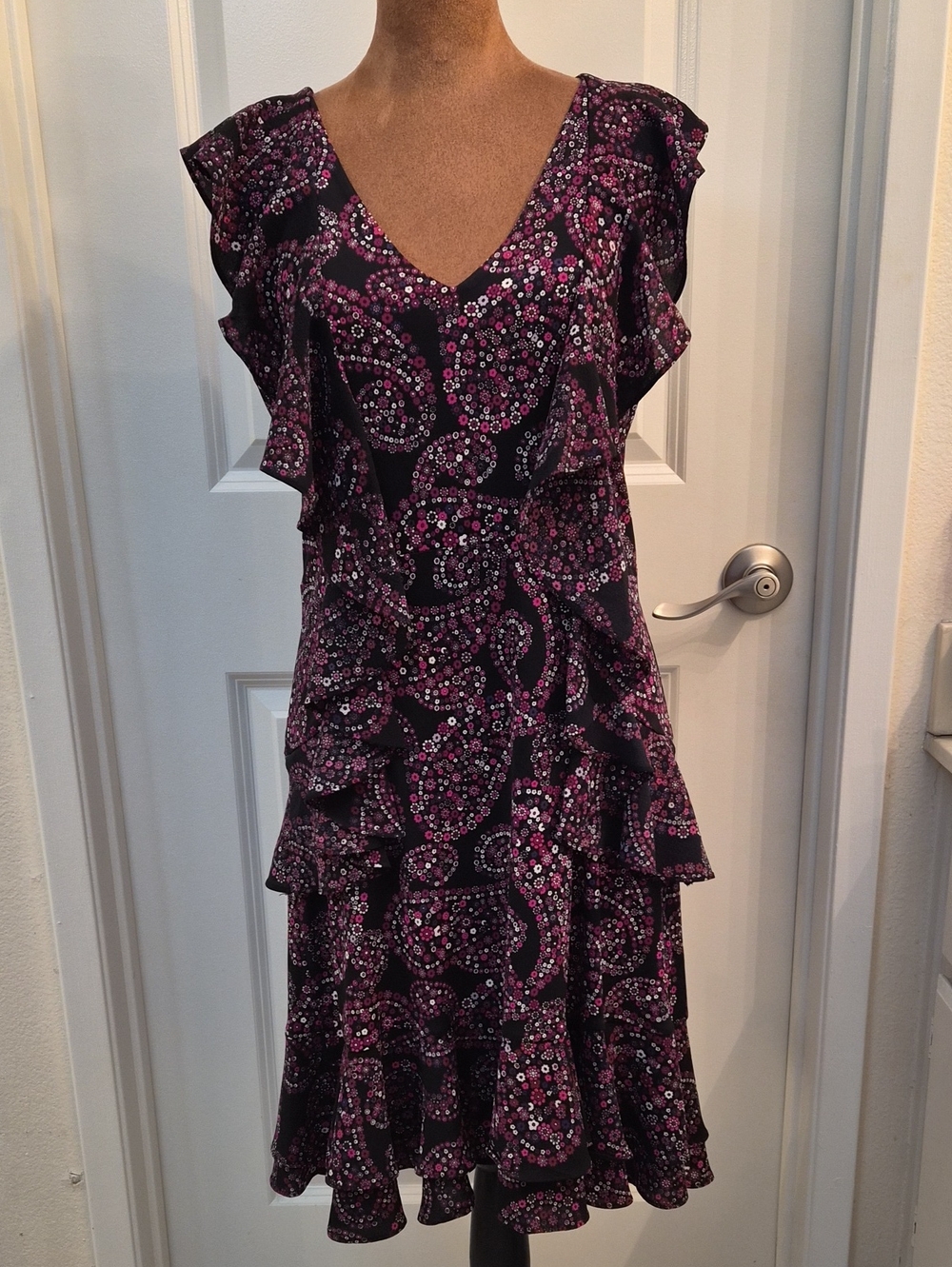 Michael Kors Plum Paisley Ruffle V-Neck Dress.Size M.